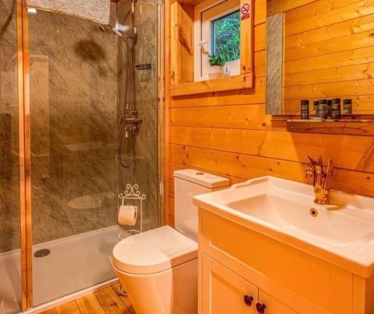 Swan Lodge, Chesterfield Canal