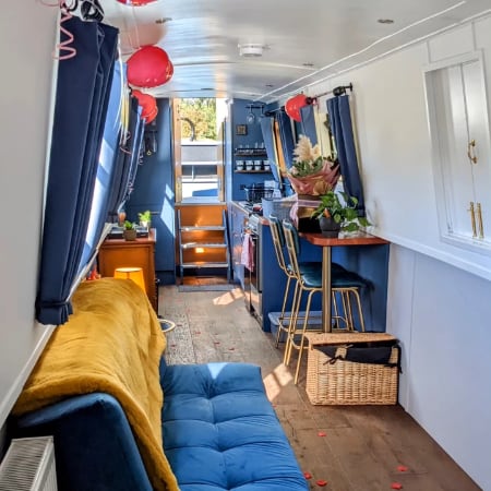 Kingfisher narrowboat, Chesterfield Canal