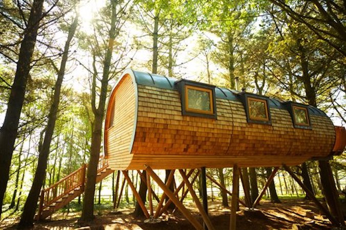 The loft Treehouse at Pickwell Manor