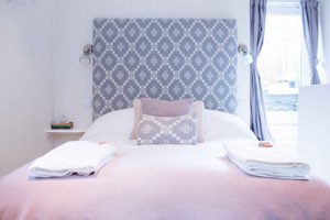 Devon Romantic Holiday Cottages by the beach | Amity