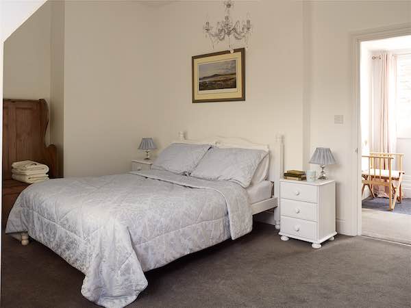 Constance at Pickwell Manor, Devon